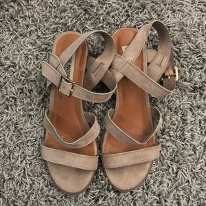 STEVE MADDEN HEELED SANDAL
